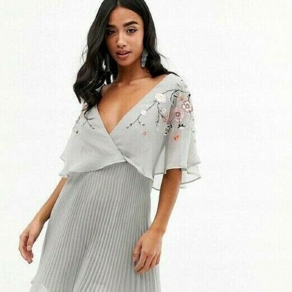 Modern ASOS Pleated Floral Embellished Open back - Picture 3 of 6